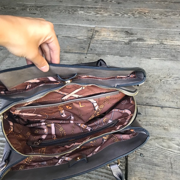 Tote - Picture 3 of 3